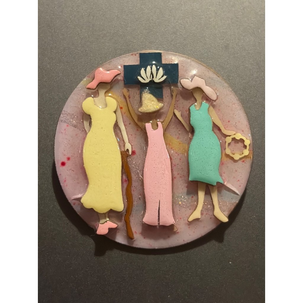 Handmade Lucinda Designs Pink Glitter Round Pin Women Figures Folk Art Jewelry 24$